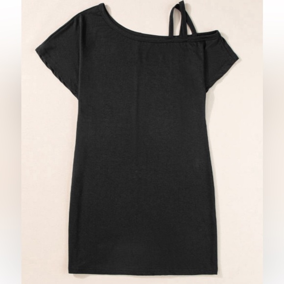 Off Shoulder Loose Fit Dress - Picture 2 of 6